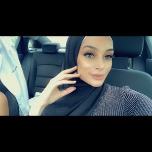 Meet your Posher, Zaina